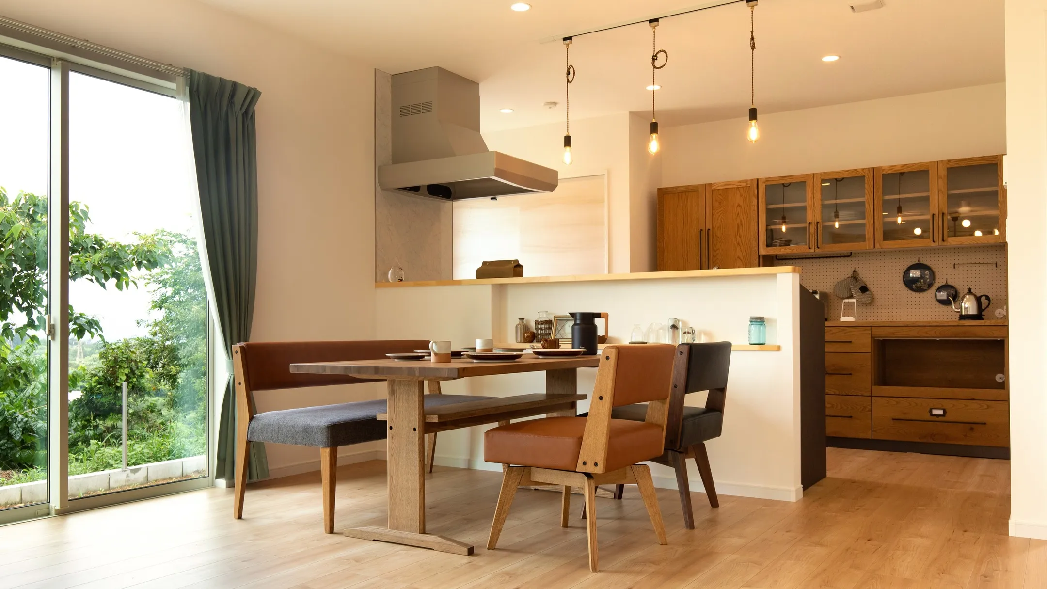 クラッシュゲートの家具をいれると雰囲気がまた変わります。