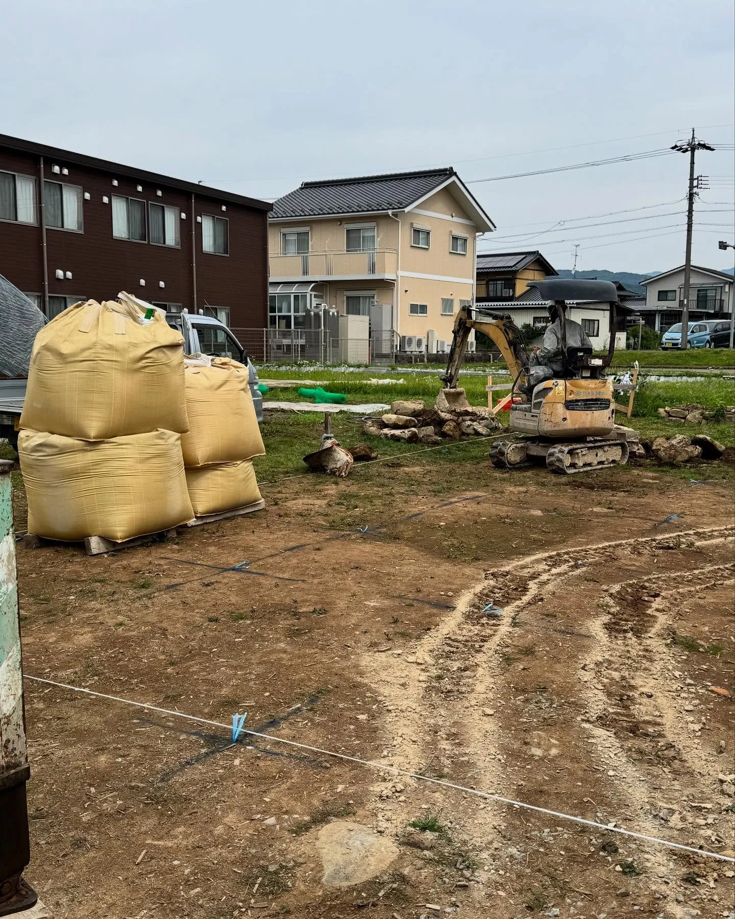 今日から中津川市内にて平屋の工事が進んでまいります。