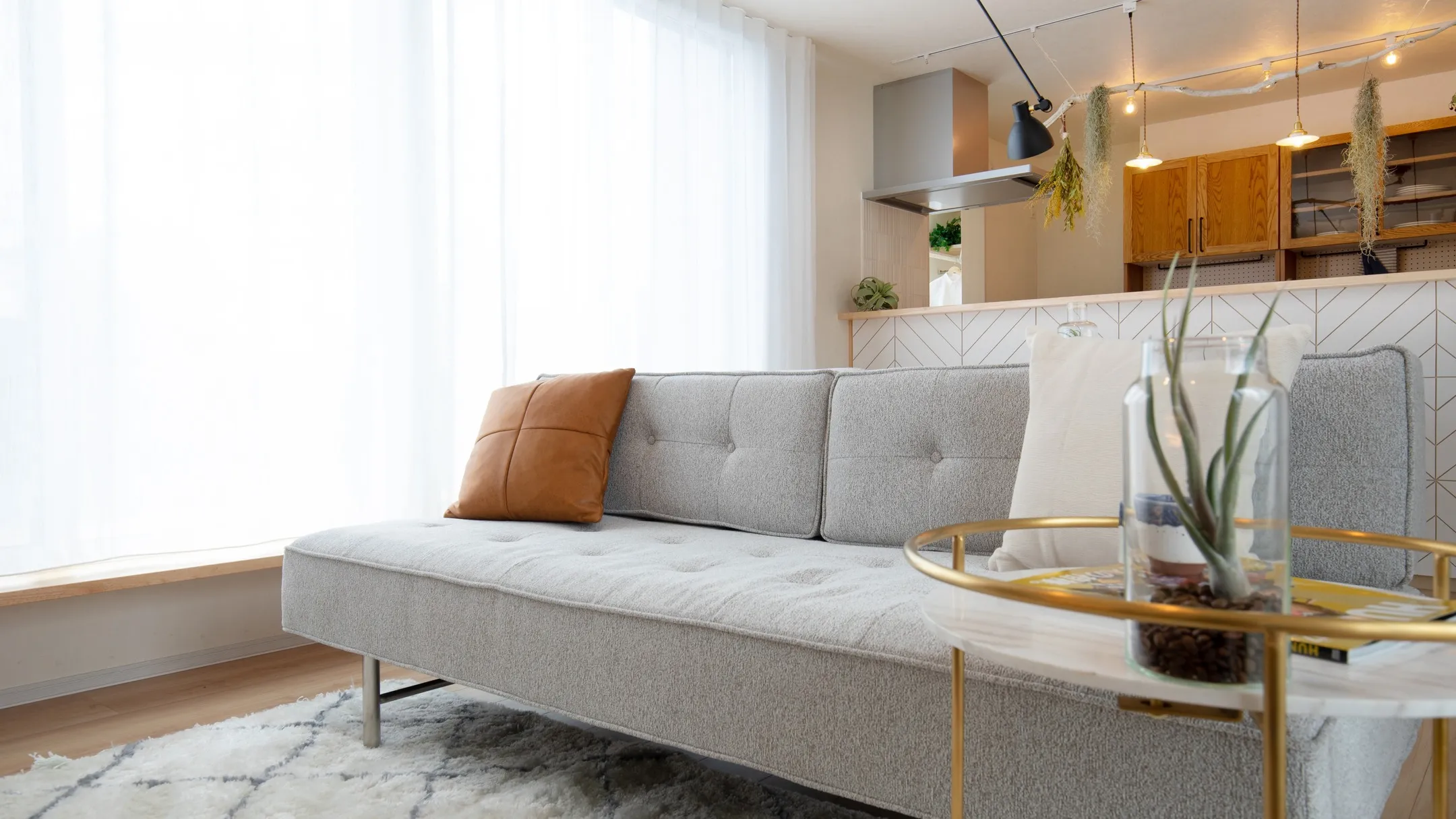 大きな掃き出し窓を2連で配置。