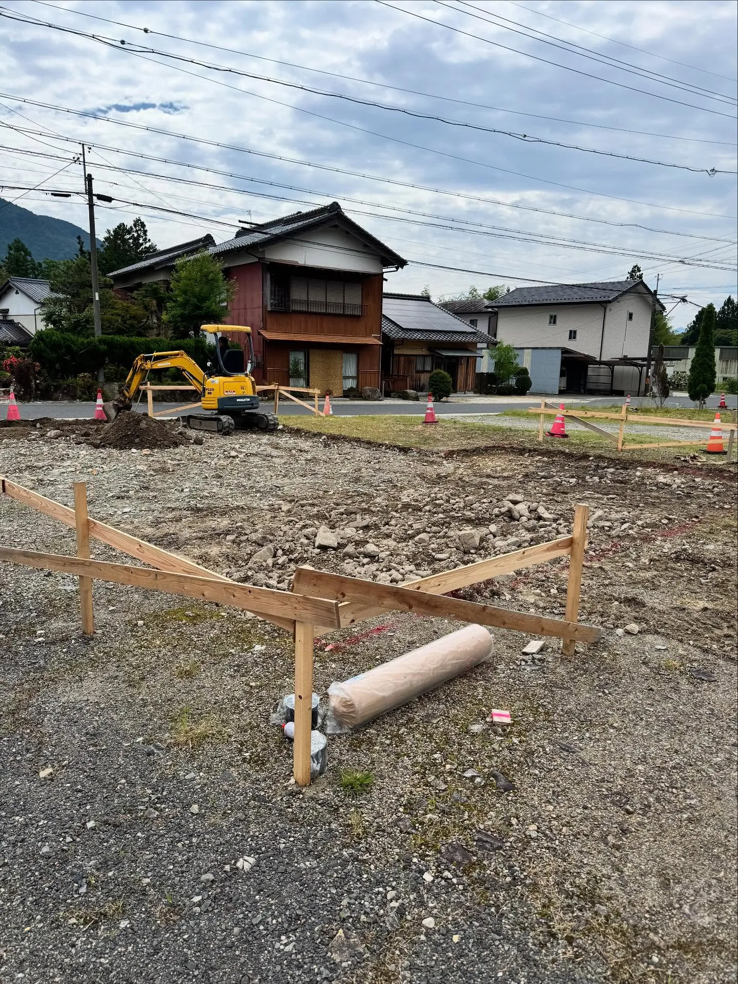 中津川市内で昨日から本格的に新しい物件の基礎工事がスタートし...